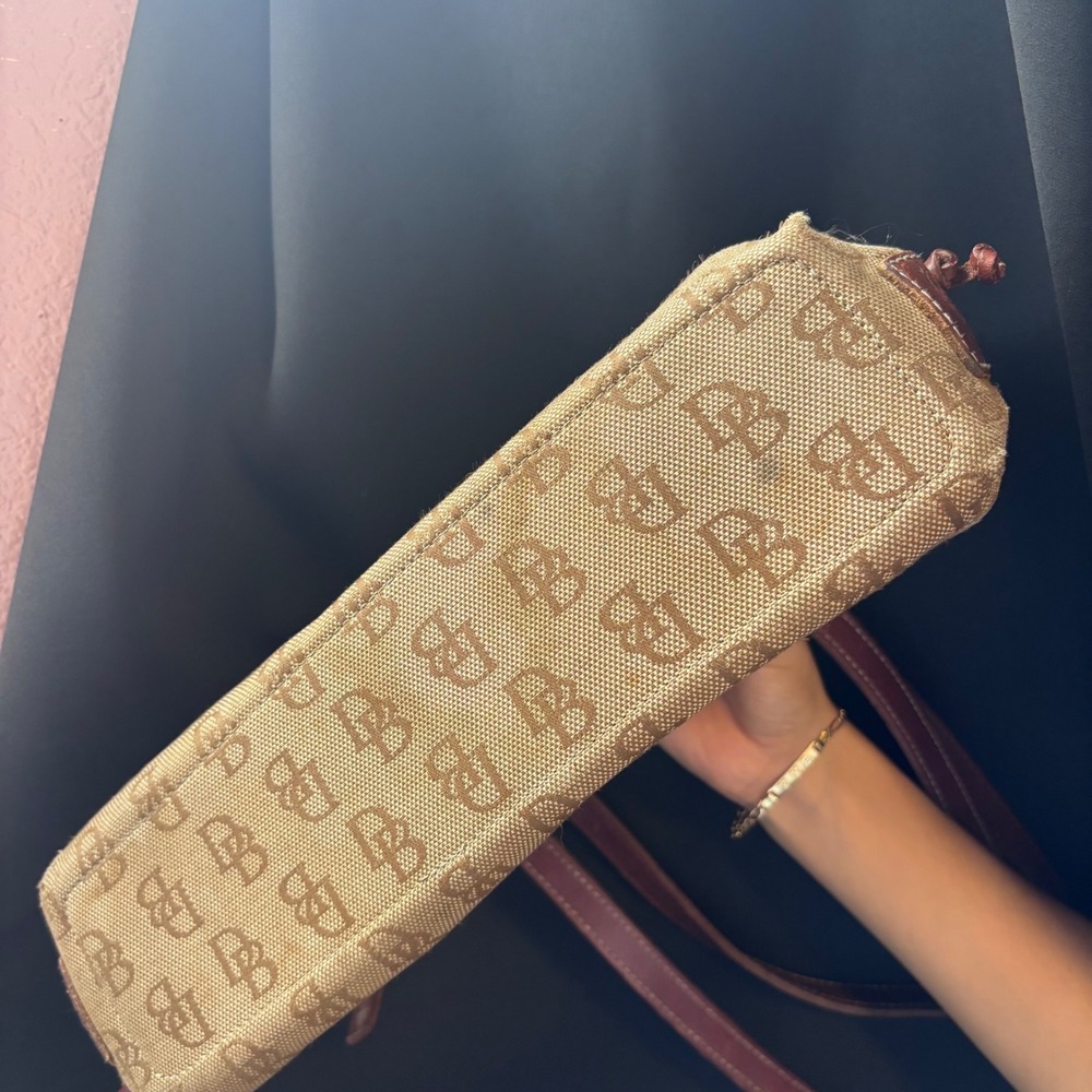Vtg Dooney & Bourke Monogram Canvas Leather Trim Shoulder Bag Tan Brown Y2K Tote - Picture 3 of 12